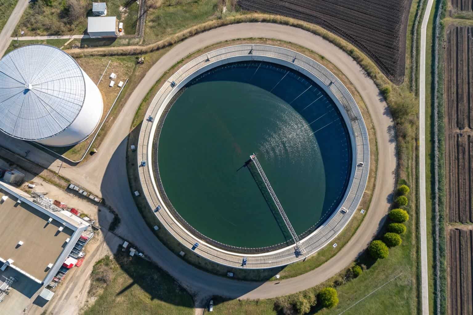 A collage of America's biggest exports like machinery and aircraft